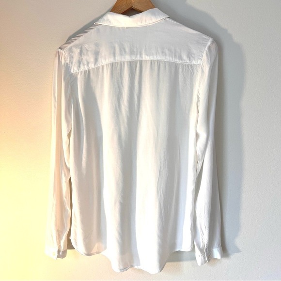 Brandy Melville White Long Sleeve Button Up Shirt Pockets Size Small - Picture 2 of 3